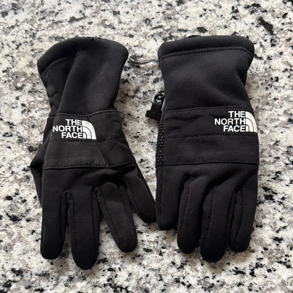 The North Face Other - The North Face Black Insulated Gloves